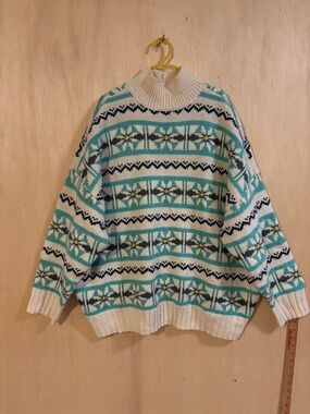 American Eagle Outfitters Cream and Teal Patterned Turtleneck Sweater